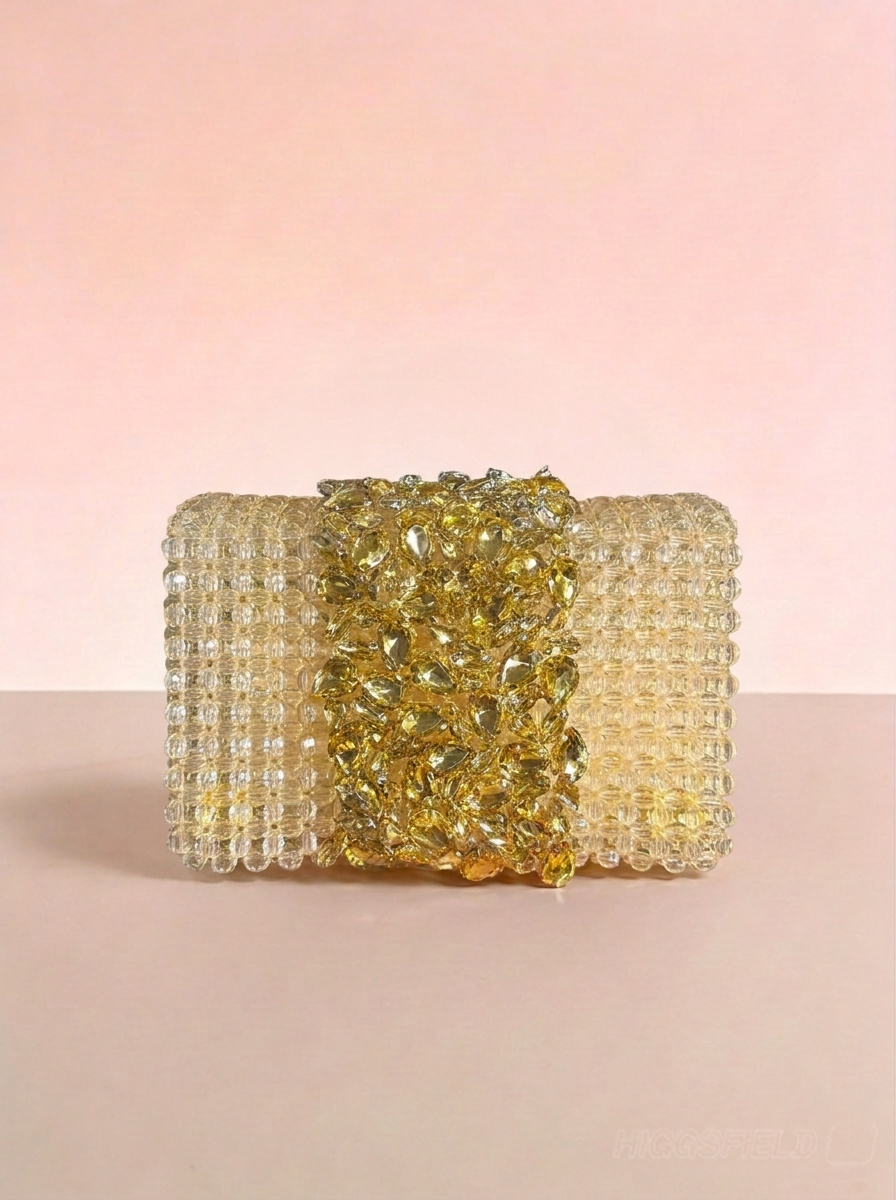 VIVIENNE CLUTCH